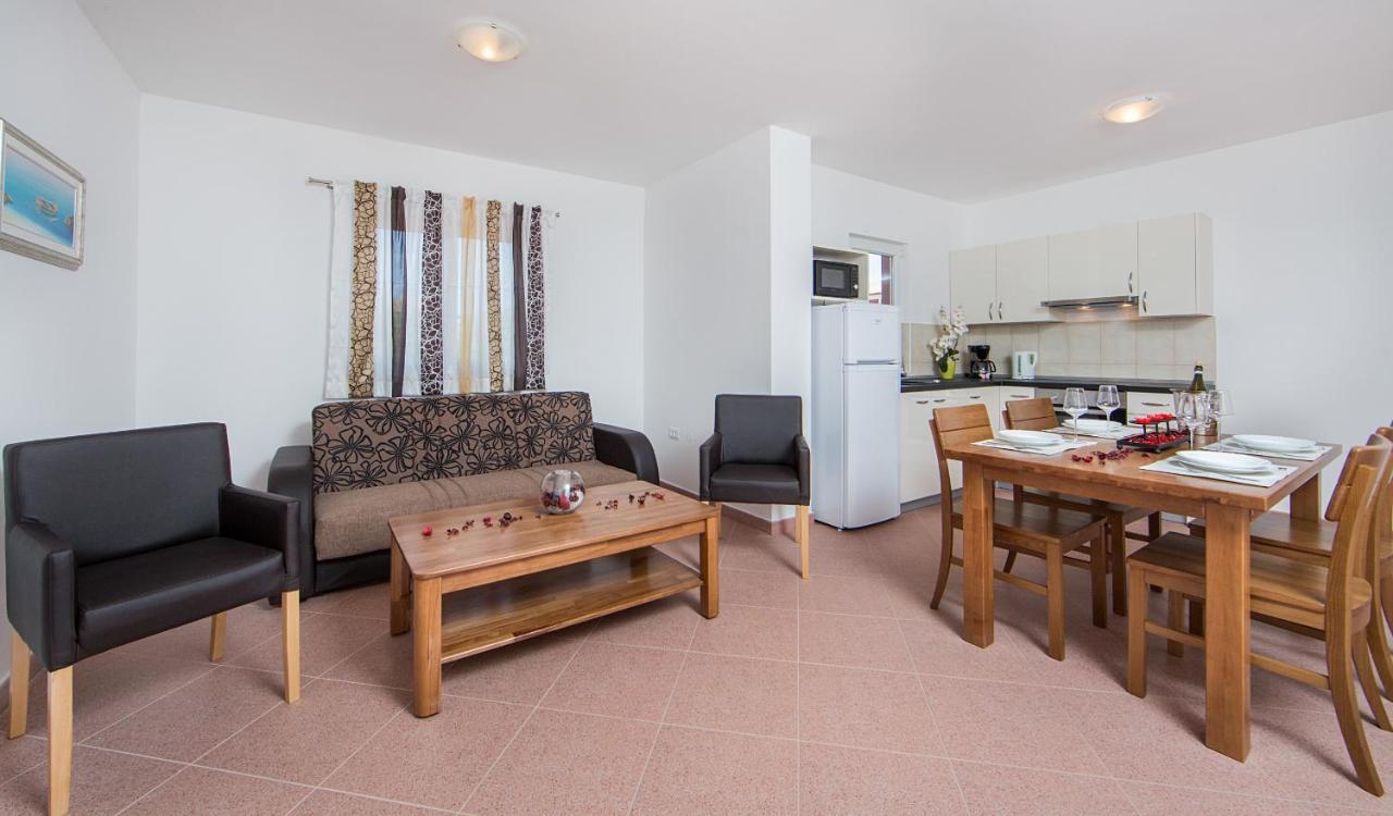 Apartmani Residence Jana Tar-Vabriga Buitenkant foto