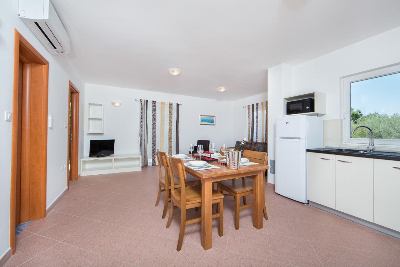 Apartmani Residence Jana Tar-Vabriga Buitenkant foto