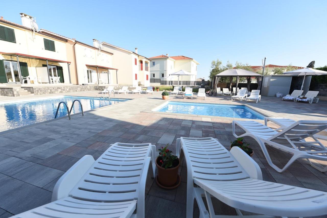 Apartmani Residence Jana Tar-Vabriga Buitenkant foto