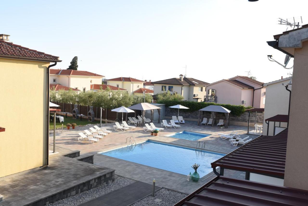 Apartmani Residence Jana Tar-Vabriga Buitenkant foto